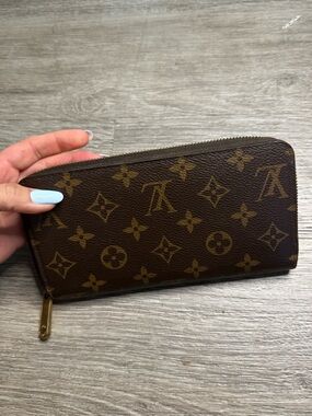 Louis Vuitton Brown Leather Interior Zip Wallet